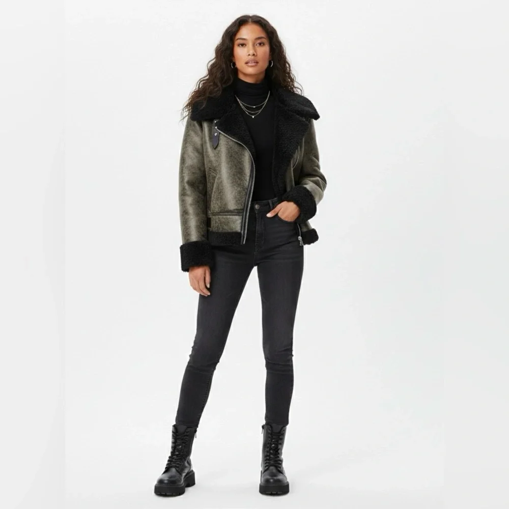 Forever 21 Faux Shearling Aviator Biker Jacket - NWT - Picture 1 of 5